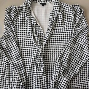 WHO WHAT WEAR Women Dress L Houndstooth Black White Puff Sleeve Tie Neck Mini